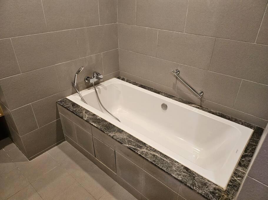 Pangsapuri Luxurious Bathtub 2-bedrooms Klcc Kuala Lumpur